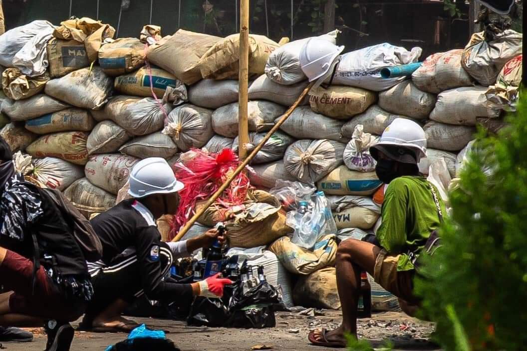 PrincessWu11's tweet photo. Speechless
#WhatsHappeningInMaynmar 
#Stopmakingfakenews
#theyarenotpeacefulprotesters
#Wewantourcountryback
#SaveMyanmarDemocracy https://t.co/KRS38sNCkn