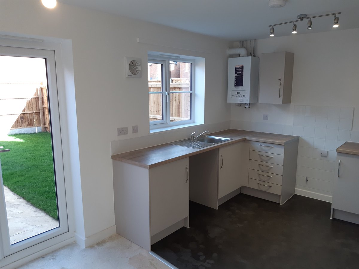 krissy_mckay's tweet photo. ☀️☀️☀️The sun was shining on me today for a handover at Greenlakes Rise, Wixam MK45.
Affordable rent houses in a lovely cul-de-sac setting.
2 &amp; 3 beds houses. With special thanks to Morris Homes. 
@StonewaterUK
 
@ThorntonFirkin
 
@letstalkcentral
 
@BedfordTweets https://t.co/KNRkPO9m5L