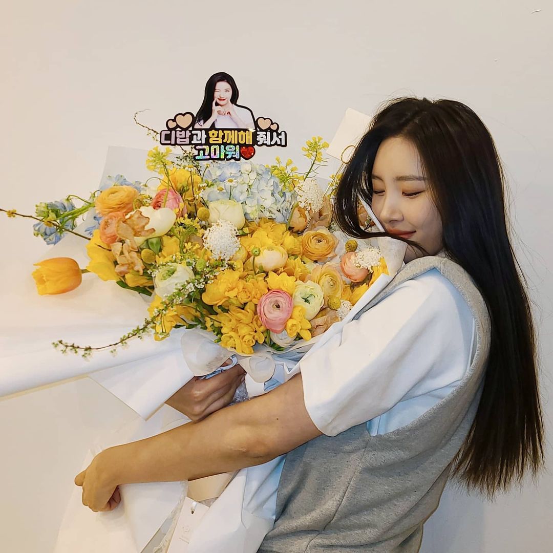 SunmiItalia's tweet photo. [INSTAGRAM - 30.03.21]

 "Dibab💛💙💛💙😘

@.frombio_official
#dibab
#디밥"

🔹️ https://t.co/ljw7lYmEcD https://t.co/psIcMzMl6T