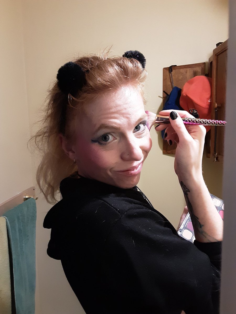 SeraphineBloss1's tweet photo. Couple shots from getting ready for my photoshoot last night! #playwithcolor #onlyfans 😘🌸🌸🌸 follow me at https://t.co/JWWD85hb0t to find the rest of it ❤❤❤ https://t.co/cndFhuqEp6