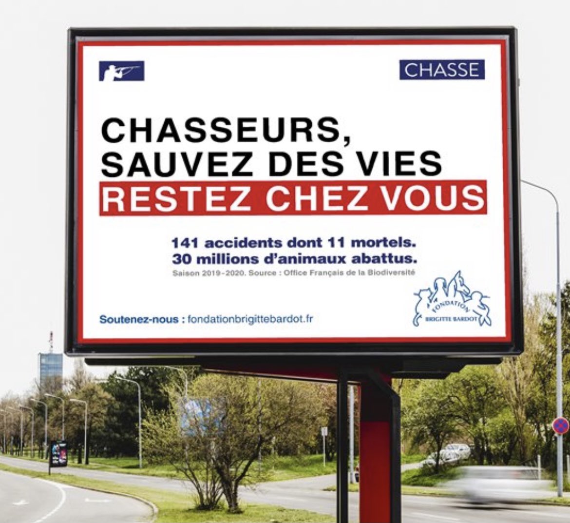 hugoclement's tweet photo. Le président des chasseurs français, Willy Schraen, veut faire interdire cette campagne de la @FBB_Officiel. 

Pour soutenir Willy Schraen, merci de ne surtout pas diffuser ces affiches. https://t.co/8ul0fYXfbQ