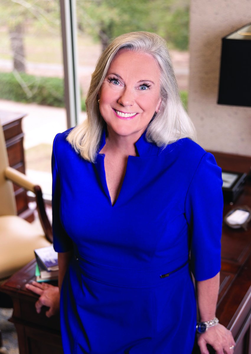 UWF's tweet photo. #UWFPres @DrMDSaunders reflects on the past year and how the #ArgoSpirit has proven unbreakable.
Read President Saunders letter on page two of the Spring 2021 issue of Connection: At A Glance magazine: https://t.co/ZXnht0hWJN https://t.co/mPURSfz9dk