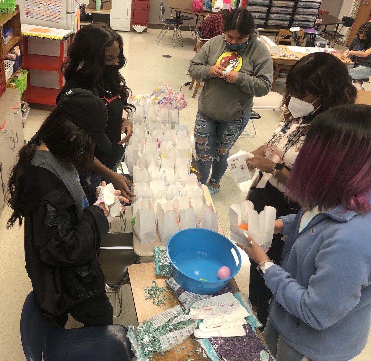 shhstafe's tweet photo. SHHS TAFE is making somebunnys day with a special treat ⁦@CteShhs⁩ #Pisdcte ⁦@PISDCareerTech⁩ https://t.co/8JV8rATEew