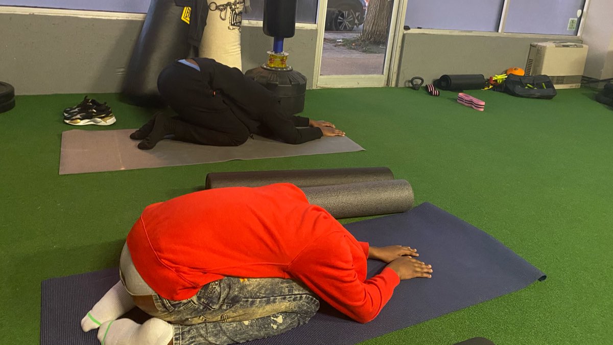 my180yp's tweet photo. You may not be able to control the whole world, but you may learn to control your inner world through yoga. #debasishmridha #iempower #weempower #mentoring #bethechange #yoga #given100 #debaliviereplace #my180yp #stlouis https://t.co/DPnhhazxsN