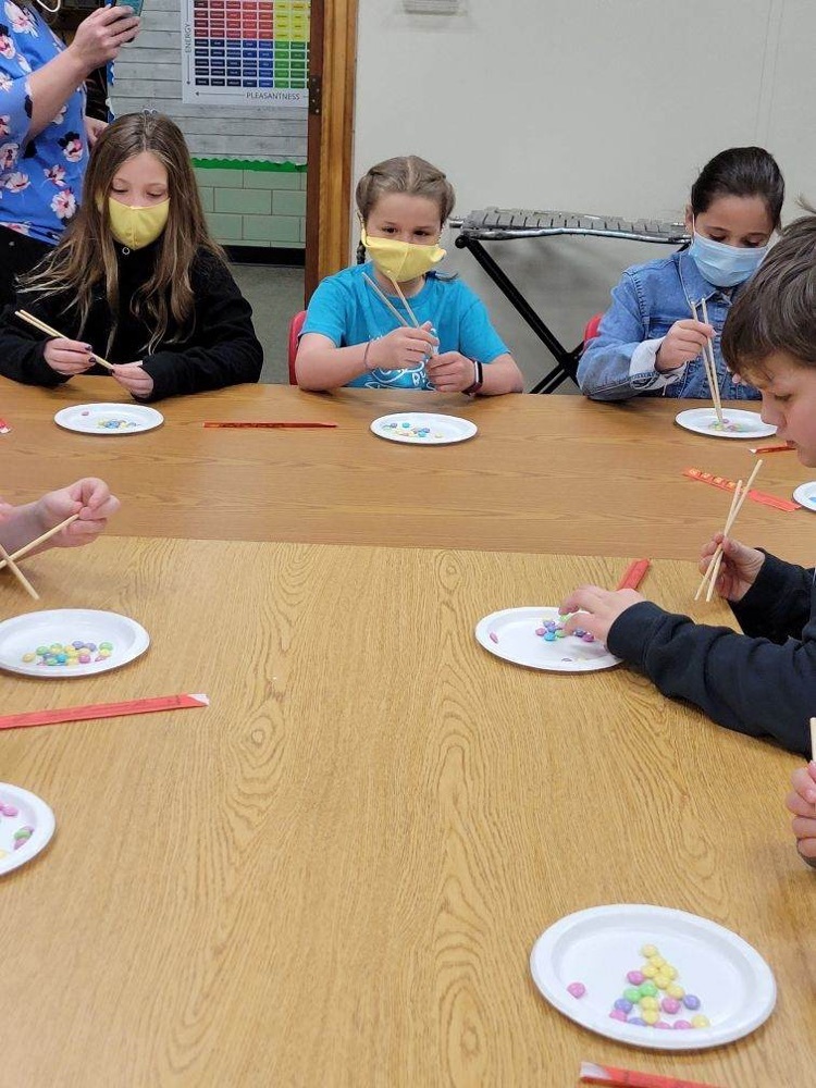 ascd_schutjer's tweet photo. Drumroll please.....Lucia Wallace is proud to announce our final reading challenge record holder Evelyn Kissinger.  Evelyn ate 12 M&amp;M’s with chopsticks in one minute.  #RISE #GoBulldogs https://t.co/tmFuTURm8M