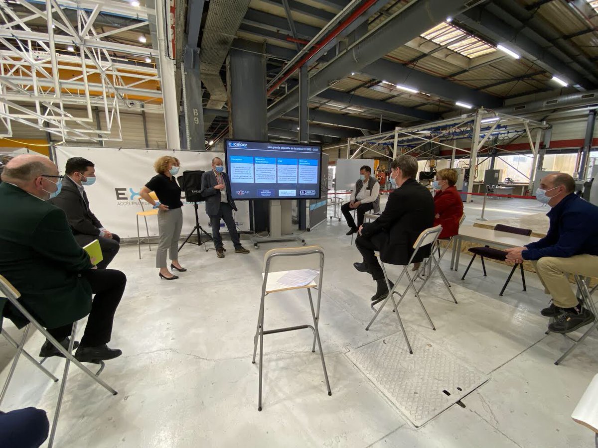 nathalieappere's tweet photo. Visite de la plateforme rennaise Excelcar à La Janais, Fablab industriel accélérateur d’innovation dans le domaine des mobilités durables. Un laboratoire grandeur nature, soutenu par @metropolerennes, qui invente l’industrie du futur et crée les emplois de demain. https://t.co/EkJGvYDmcy