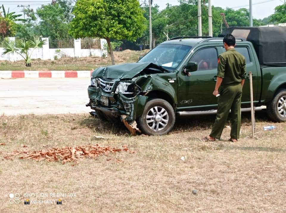 sittthiha9's tweet photo. Today in #Naypyitaw, a military truck hit a doctor's car who working at a Nay Pyi Taw hospital.
ABOMINABLE CRUELTY 
#Mar30Coup 
#WhatsHappeningInMyanmar
#forceavote
#MilkTeaAlliance https://t.co/fbKeN7Q1Ic