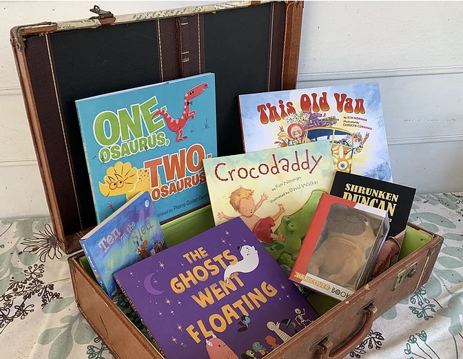 Congratulations on the launch day of Kim Norman's One-osaurus Two-osaurus.  Win a library-themed vintage suitcase stuffed with an assortment of her wonderful books. kimnormanbooks.com/yay-teachers
#kimnormanauthor