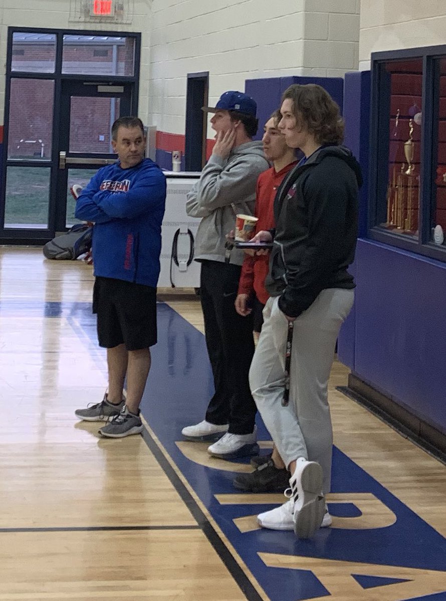 genecathcart4's tweet photo. AWESOME getting to work with our 2021🐲🏈Rising Fr this am-A great looking group-Also was AWESOME to have some of our rising Senior leaders there to encourage their younger brothers. As they say a finger never won a fight but a fist of 5 wrapped tightly together packs a punch🥊 https://t.co/GYsHGp6iS1