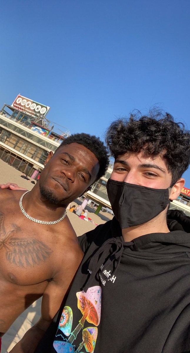 khalid_harthy_'s tweet photo. met lil uzi https://t.co/GPucx9JZuW