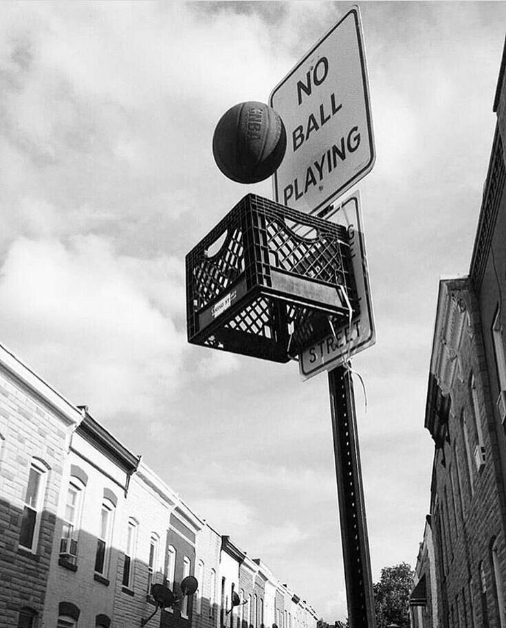 thatniquelife's tweet photo. Break rules. Image via the internet. 
・・・
No ball playing. Know the artist? Tag them below. 
#photography #streetsigns #breakrules #handmadehoops #milkcrate #city #shoothoops #jumpshot #blackandwhite #basketball #thatniquelife #hoopculture #ballislife https://t.co/TXZprFMLjw