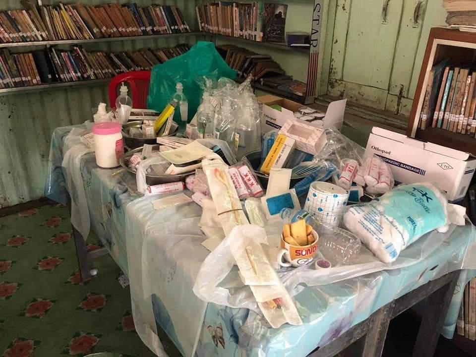 Security forces destroyed a place where wounded persons were hospitalised

March 30, Yangon

Regime forces raided the library of Pyin Nyar A Lin, located in ward 56, South Dagon, where the injured were hospitalised and destroyed everything this morning, according to residents.