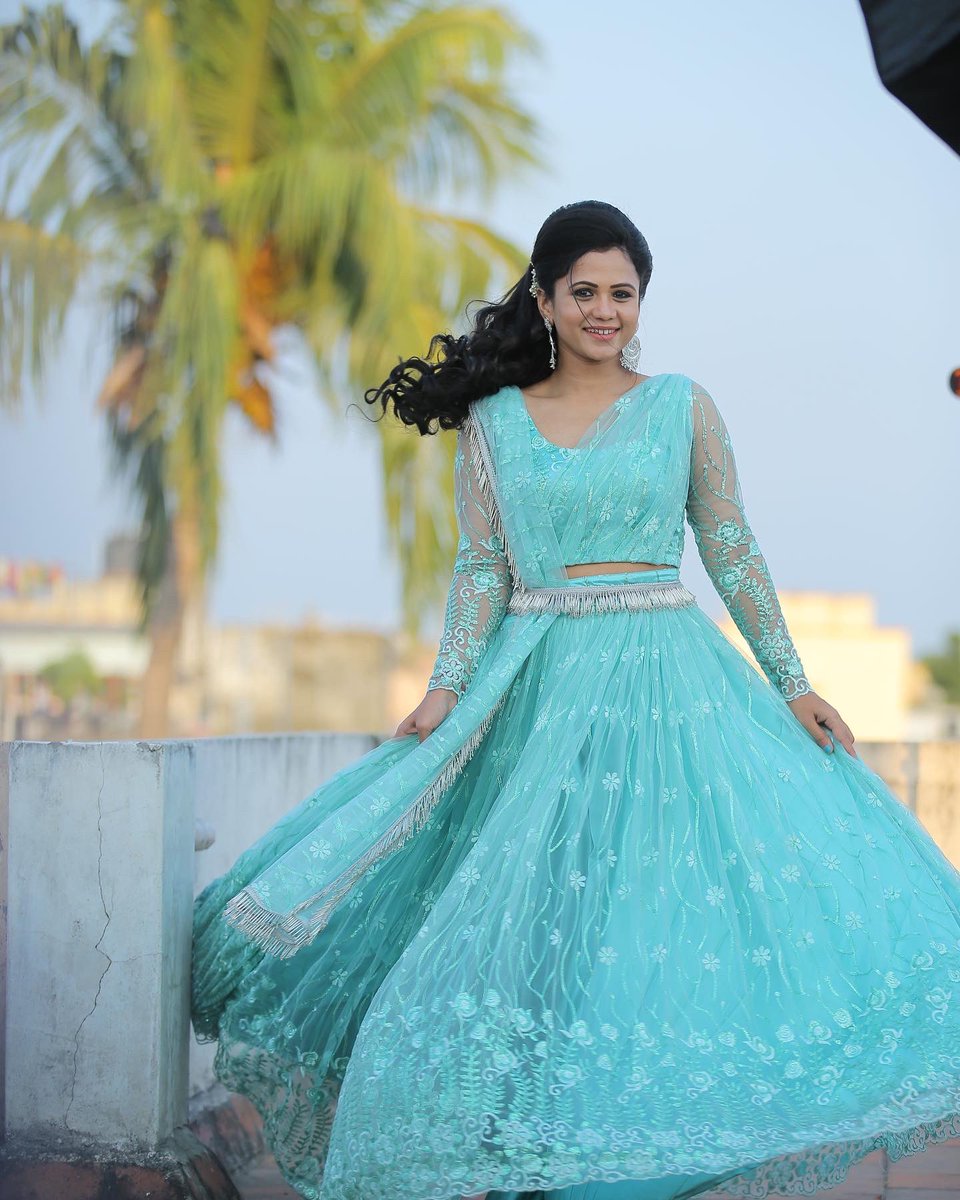 iamManimegalai's tweet photo. 2 M on insta 💖 thank yu all for the love 💝 https://t.co/aay9EfsaZg https://t.co/XroL9ZLabW