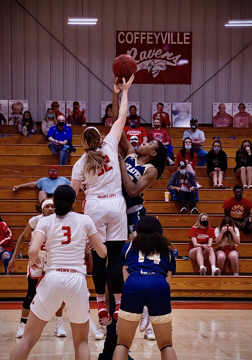 AllenMShockley's tweet photo. Was a battle the entire game. Always fun to watch these two teams grind it out on the court. ⁦⁦@IndyWBB⁩ ⁦⁦@coffeyvillewbb⁩ https://t.co/xWUaHgz2GY