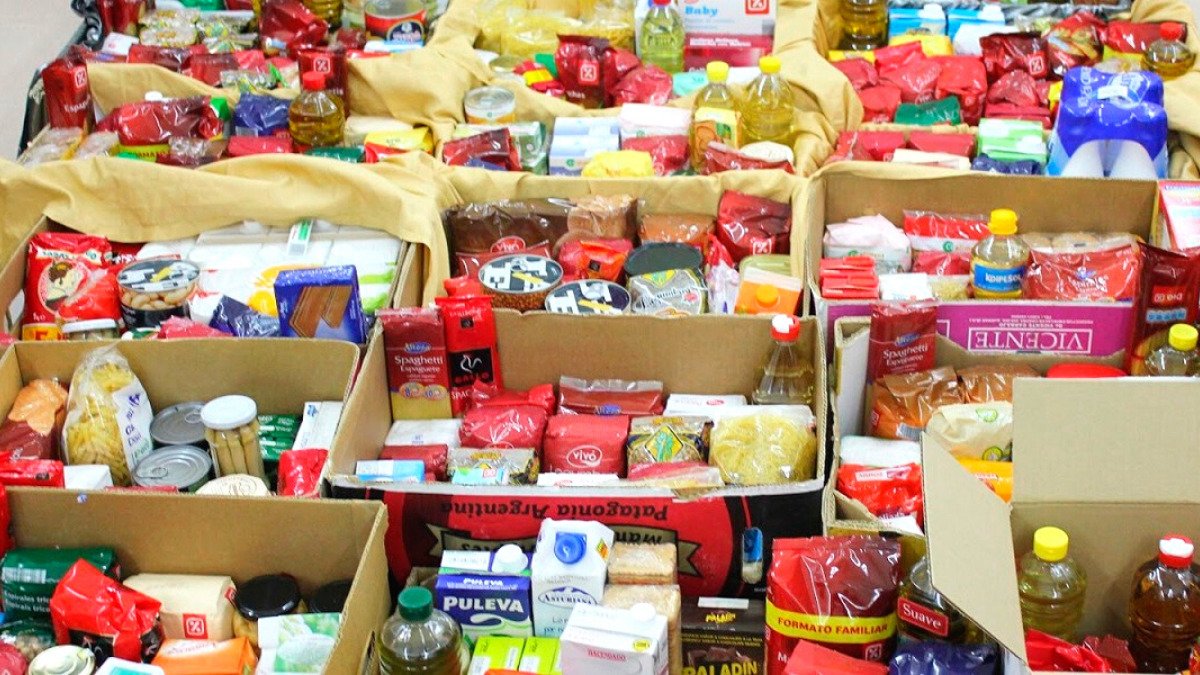 🎉 Desde la Hermandad hemos organizado una campaña solidaria de recogida de alimentos y productos de higiene para colaborar con Cáritas y Cruz Roja 😍.
🔝La Casa de la Hermandad estará abierta para poder llevar las donaciones de las 11 a las 13.30 horas y de las 17 a las 20 horas