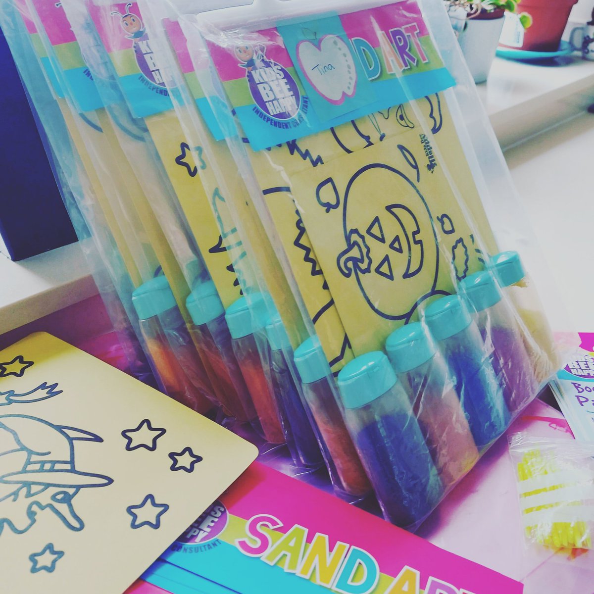 Trying to cut down on chocolate this Easter?
Sand Art Gift Packs available.
Pictures from Winnie The Pooh to Unicorns available. 
Message me for details 
£9 for 2 pictures, covers and Sand. 
Based in Hatfield 
#craft #childrensactivity
#easter #easteregg