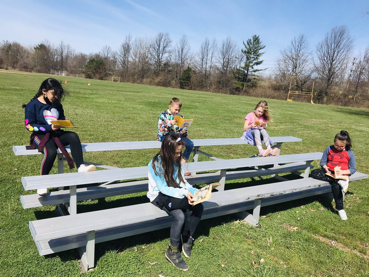 Taking full advantage of this beautiful spring weather and reading up on some Freckle Juice! 😎☀️🧃
#knowyourwho
#makereadingfun
#chapterbookstudy