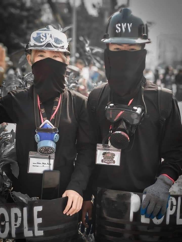 loveisintheai9's tweet photo. Fought together for democracy. Now one of the heroes passed away because of the junta's inhumane acts
There's nothing to lose except  bonds now😔.
Rest in Power Hero.
ABOMINABLE CRUELTY
#Mar30Coup
#WhatsHappeningInMyanmar https://t.co/ikAWcbndpv