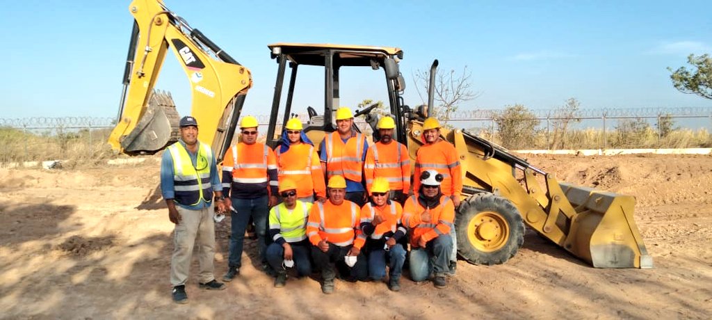 InadehOficial's tweet photo. Participantes del curso Operador de Equipo Pesado de la provincia de Chiriquí finalizaron exitosamente sus practicas de campo en el centro de entrenamiento ubicado en la sede del INADEH de Penonomé. Enhorabuena 👏 👏👏 https://t.co/movs0ixGaD