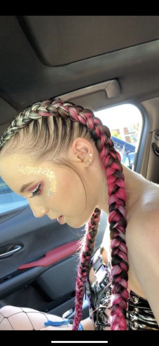 Fun times, fun hair 🌈 hopefully festivals go on this year again! Join https://t.co/noqcCfdogf for only