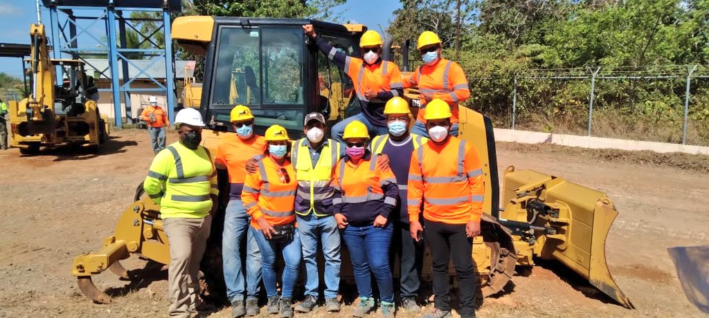 InadehOficial's tweet photo. Participantes del curso Operador de Equipo Pesado de la provincia de Chiriquí finalizaron exitosamente sus practicas de campo en el centro de entrenamiento ubicado en la sede del INADEH de Penonomé. Enhorabuena 👏 👏👏 https://t.co/movs0ixGaD