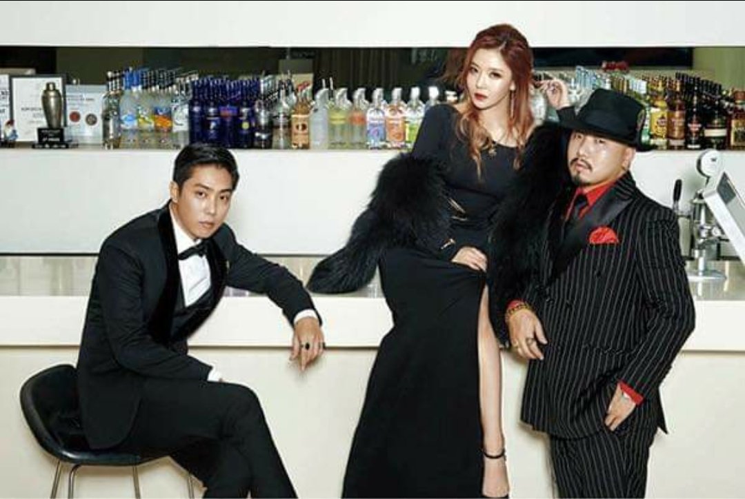 alyn_g1's tweet photo. Happy 10th debut anniversary!
#Eunjiwon @Mister_Tyfoon #gilme #Clover https://t.co/8nl4GWhRCH