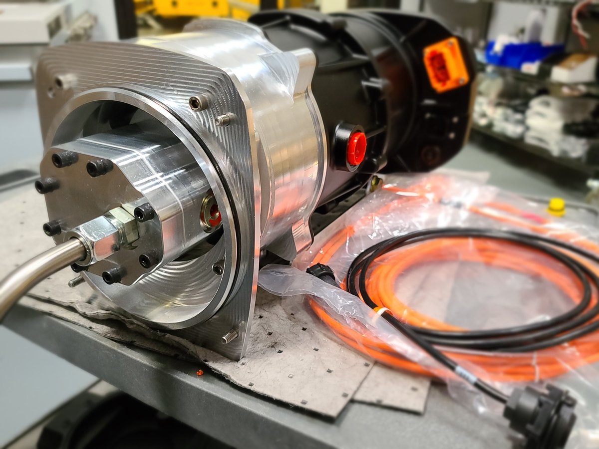 TerzoPower's tweet photo. 6kw 650V high voltage steering pump going out for a major truck OEM customer in the EV/HEV heavy-duty space!https://t.co/QKMfTsMx9b #electrification #automotive #oems #fluidpower #ev #electricvehicles #zeroemission #onlyfluidpowercan #electrifcation #electrohydraulic #hydrapulse https://t.co/3r2g63vOBJ