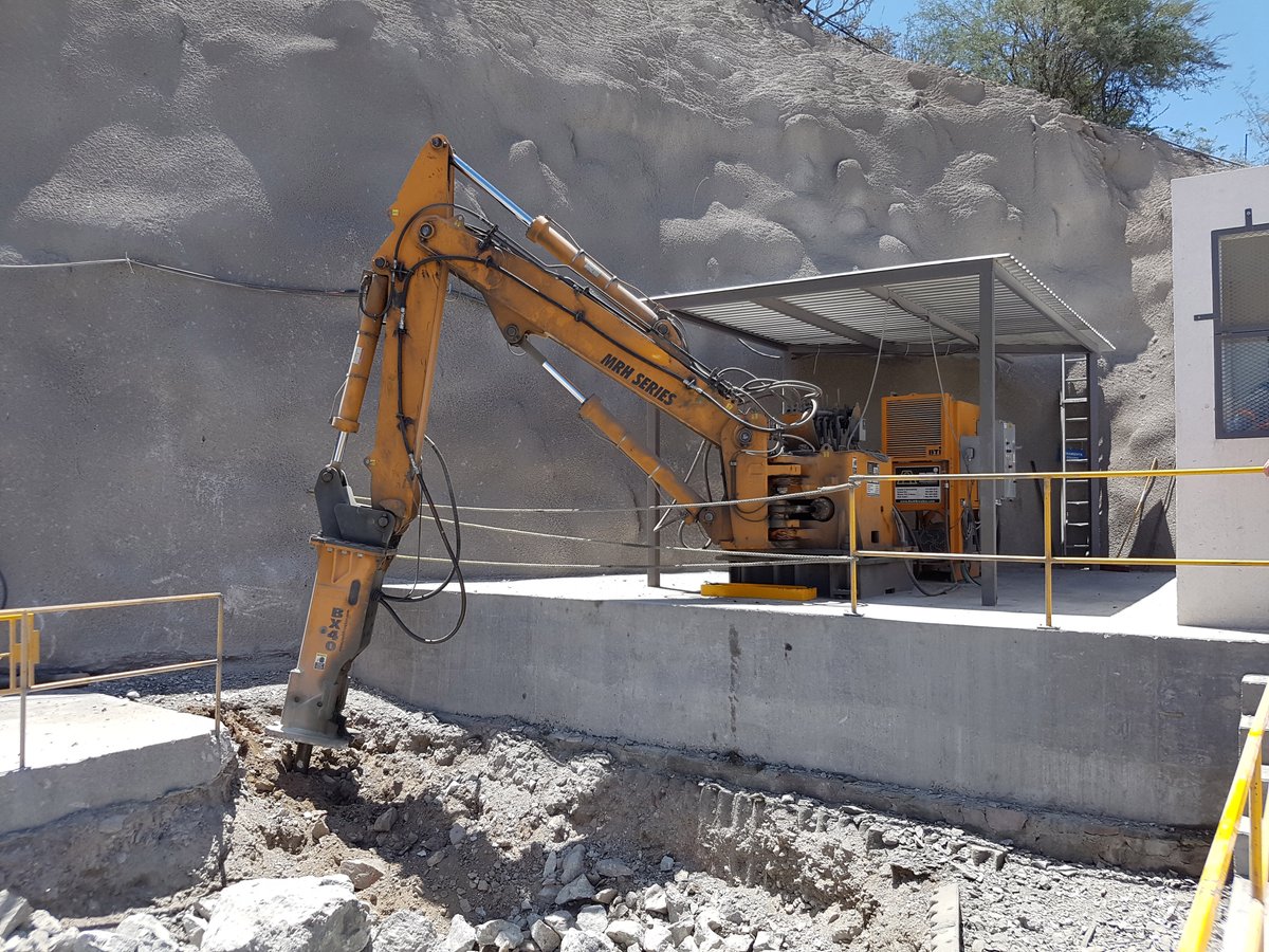 BTi_Astec's tweet photo. Engineered for extreme conditions, the MRH Series BX40 Hydraulic system from Breaker Technology is adaptable for many tough rockbreaking applications. #Astec #OneASTEC #BTI #Rockbreaker https://t.co/gYIzKcgtKs