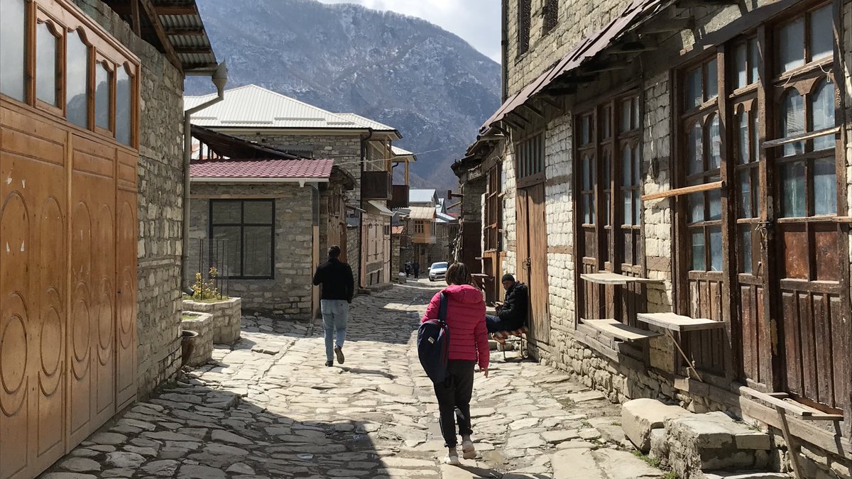 JamesSharpUK's tweet photo. Bu gün də Lahıcda idim. Nə gözəldir! 😍 https://t.co/3Y4nTLNOjm