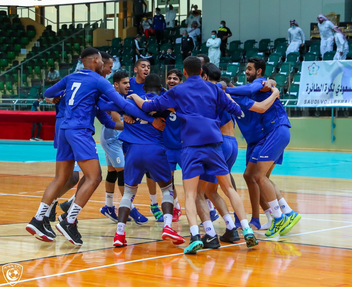 Alhilal_FC's tweet photo. 🏆  وينشأ ناشئ الفتيان فينا.. "على الذهب" 💙😍

#الهلال https://t.co/Ctrc0cSO4g
