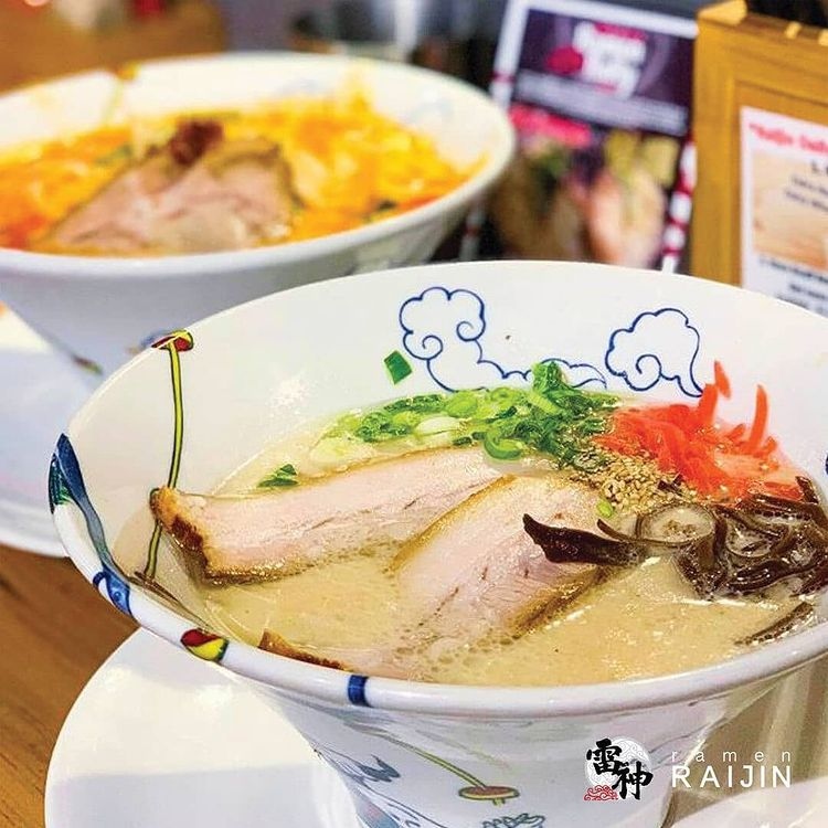 whatstudu's tweet photo. RamenRaijin's famous Tonkotsu soup cooked in a pressure stockpot and boiled in high temperature to bring out flavors in all the ingredients 🤤❤️ Order from their website now to keep yourself warm!⁠
📷: @ramenraijinonwellesley⁠

#torontoeats #ramen #torontoramen #japanesefood https://t.co/O3UBdTJAG1