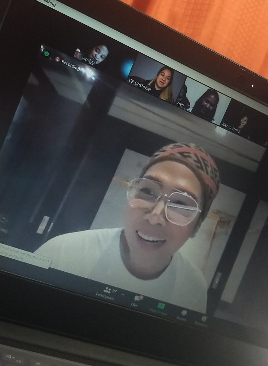 BaysiGee's tweet photo. Nagulat ako skkdhdjs andami kong natutunan tonight andddd thank you sa time!! Happy Birthday and I Love You @vicegandako 😘💕 https://t.co/sbWgMgNmbR