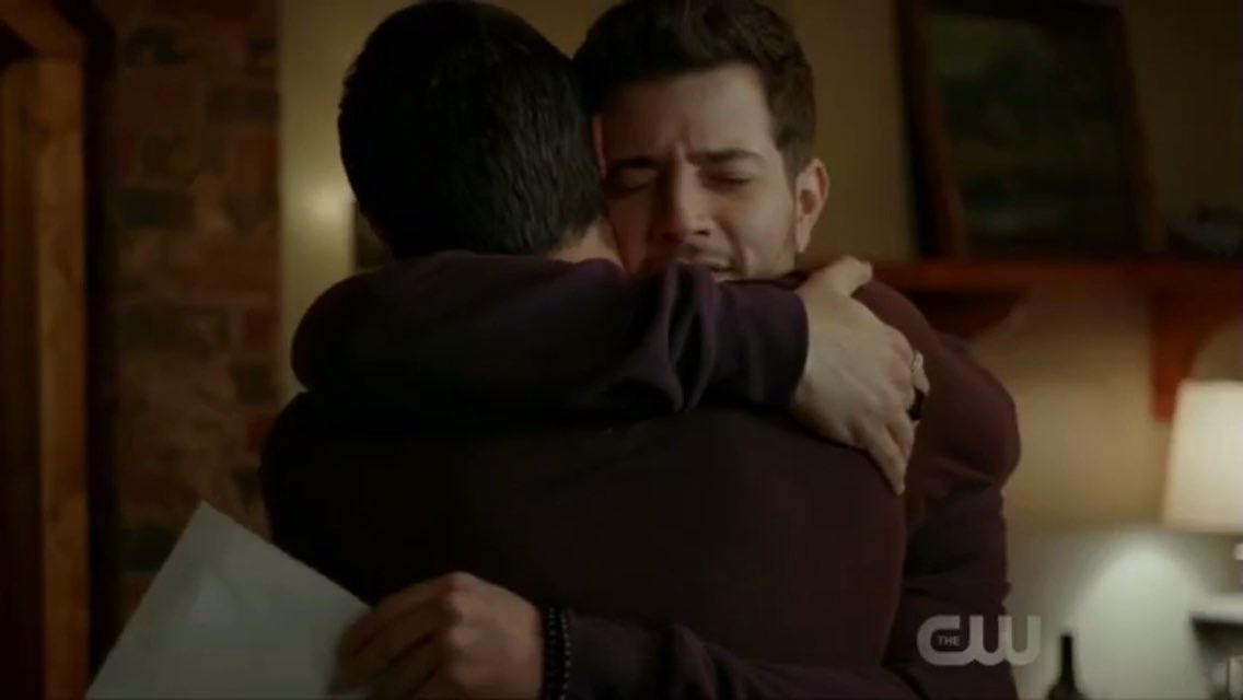 s_ffron7's tweet photo. Some #steammy hugs to cleanse ur timeline..๐๐คท๐ผโโ๏ธ #steven #sammyjo #stevencarrington #samcarrington #bingbackjames #dynasty @cw_dynasty @TheCW https://t.co/BUibmzxXts