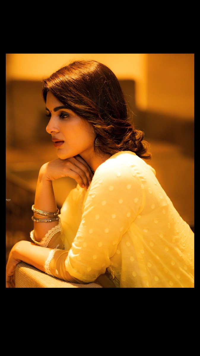 iamsamyuktha_'s tweet photo. A Yelloads of Happiness 💛
#loadsofhappiness #happiness #yellow #divine #samoninsta #instahappy #instadaily #instamood #instayellow https://t.co/8cG7sOG56U