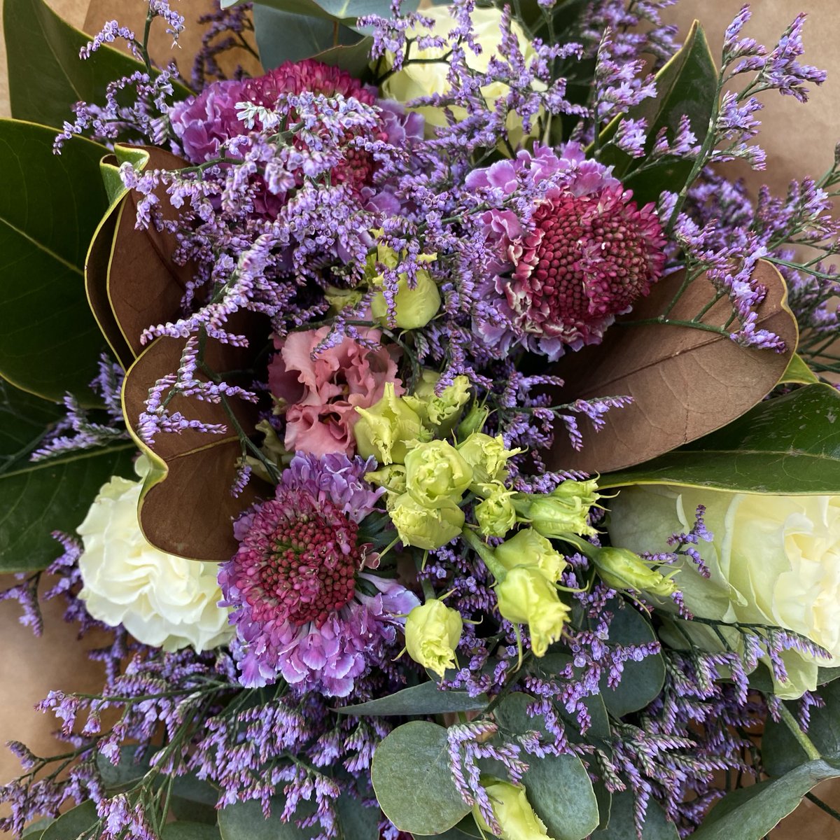 Pinstripes & Peonies (@pandpflowers) on Twitter photo These are for you....
Today’s offerings. Four stunning bouquets made with leftover flowers Placed around <a href="/NationalGallery/">National Gallery</a> and <a href="/southbankcentre/">Southbank Centre</a> to cheer up a few people we have never met... These are for you....
Today’s offerings. Four stunning bouquets made with leftover flowers Placed around <a href="/NationalGallery/">National Gallery</a> and <a href="/southbankcentre/">Southbank Centre</a> to cheer up a few people we have never met...