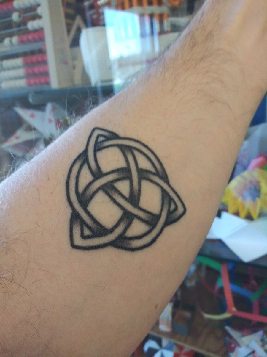 MrVaudrey That's awesome! Really beautiful. I got a Triquetra tattoo on my  forearm, last month for my 50th birthday. It represents my family (wife and  two kids), my faith (Holy Trinity), and, image size:900x1200