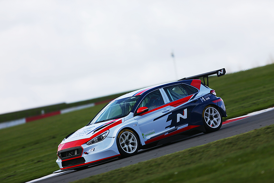 fiatcrworldtour's tweet photo. 👨‍💼#MotusOne driver 👨‍🚀#WillPowell will race a 👨‍🔧#MaximumMotorsport entered 🏎️#Hyundaii30N in this year’s 🏆#TCRUK.

READ MORE▶️https://t.co/3NSX7da4D0
#TCR #TCRseries #motorsport @MaximumMotospor https://t.co/Amz1pWPzuX