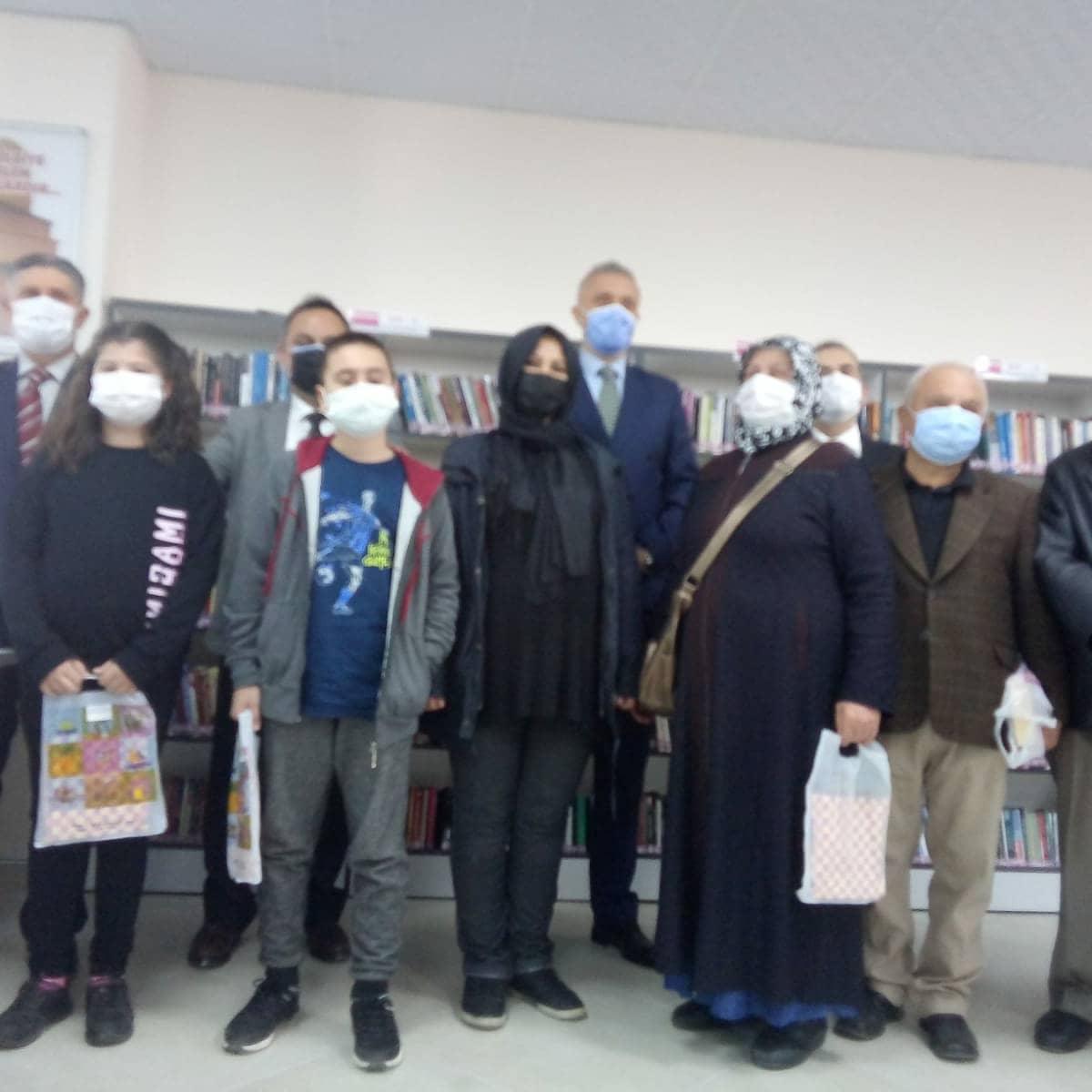 Okulumuz 3/E sınıfı öğrencisi Fatih GÜNAYDIN ilçemiz Kütüphanesinde en aktif 2. Kişi oldu. Öğrencimizi tebrik eder başarılarının devamını dileriz. <a href="/kutahyamem/">Kütahya İl Millî Eğitim Müdürlüğü</a> <a href="/simavmem43/">Simav İlçe Milli Eğitim Müdürlüğü</a> @kutahyaokusun <a href="/tcmeb/">Millî Eğitim Bakanlığı</a>
