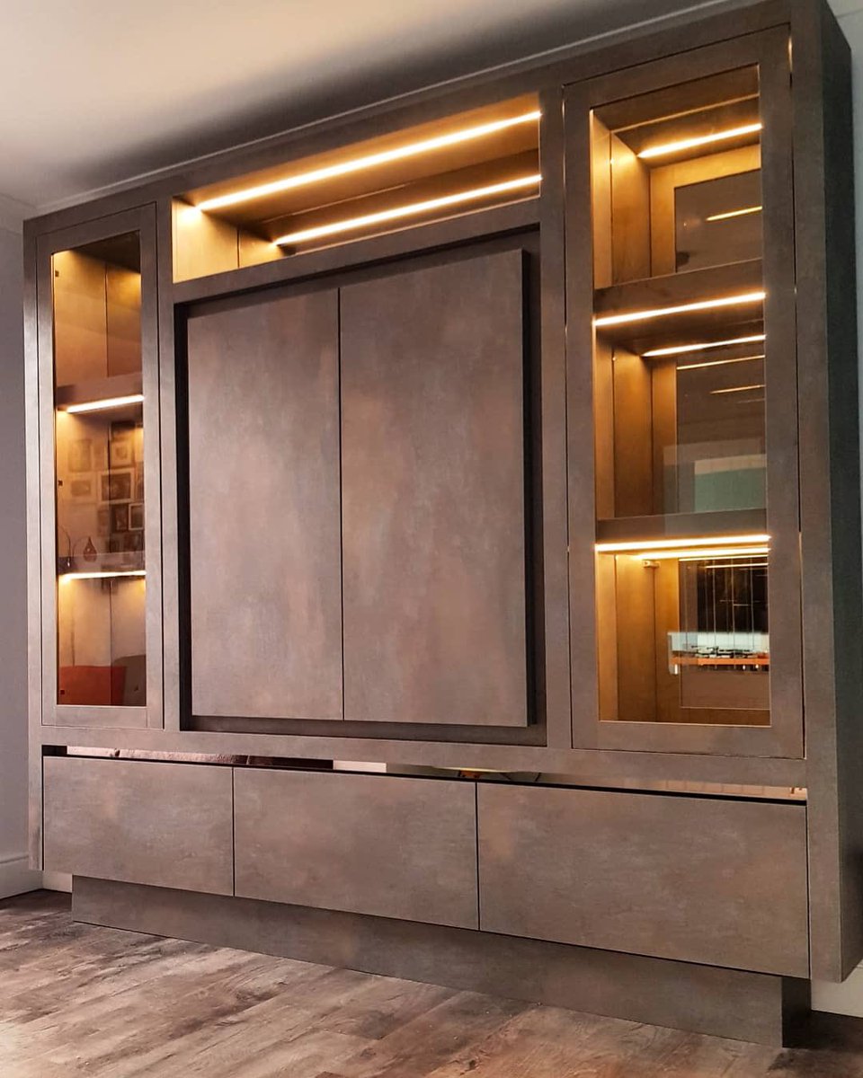 rk_carpentry's tweet photo. Bespoke cocktail unit
@XyloCleaf Ares Eolo is one of our favourites and we added the Tinted glass doors to this one.
@HafeleUK loox lighting
#journorequest #bespoke #carpentry #bar #construction #interiordesign #interiors https://t.co/h2ELKcnWrB