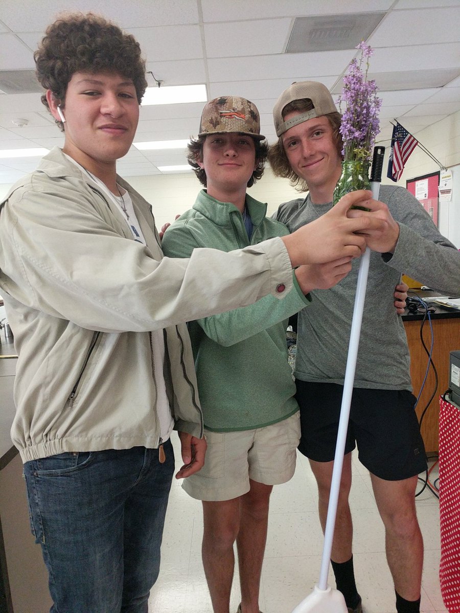 When your students pick you flowers on test day 😍😍