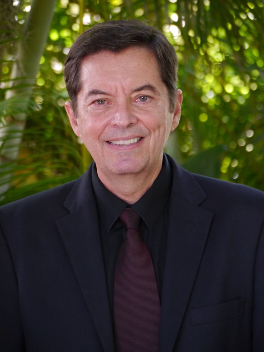 ECEflorida's tweet photo. Just announced: Dr. José Fortes is the winner of the 2021 @SEC Faculty Achievement Award for @UF In recognition of his record of extraordinary teaching, particularly at the undergraduate level. We are wholeheartedly in agreement. More at @UFNews: https://t.co/CISJAJ5E0X https://t.co/VbXXp3zpQa