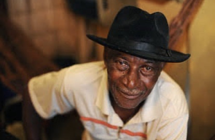 TeresaCristina's tweet photo. Hoje eu vou cantar para um herói do Brasil: João do Boi, do samba chula de São Brás. Hoje ele lança seu primeiro clipe pelo YouTube, às 20h. E eu farei uma live sobre Ancestralidade tendo João do Boi como convidado de honra. Venham! #cristiners #cristinder #sambachulajoãodoboi https://t.co/IlLFfiEOrf