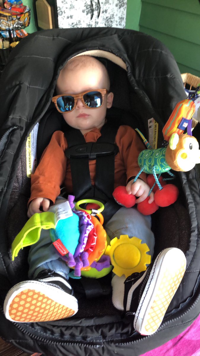 jjsegura's tweet photo. I just CANβT #mostadorable, #mygrandson, #mostbeautifulbabyever, #toocoolforypu @JRabbi68, @HONEY_BLOOOD https://t.co/v9Uf9kCA2d