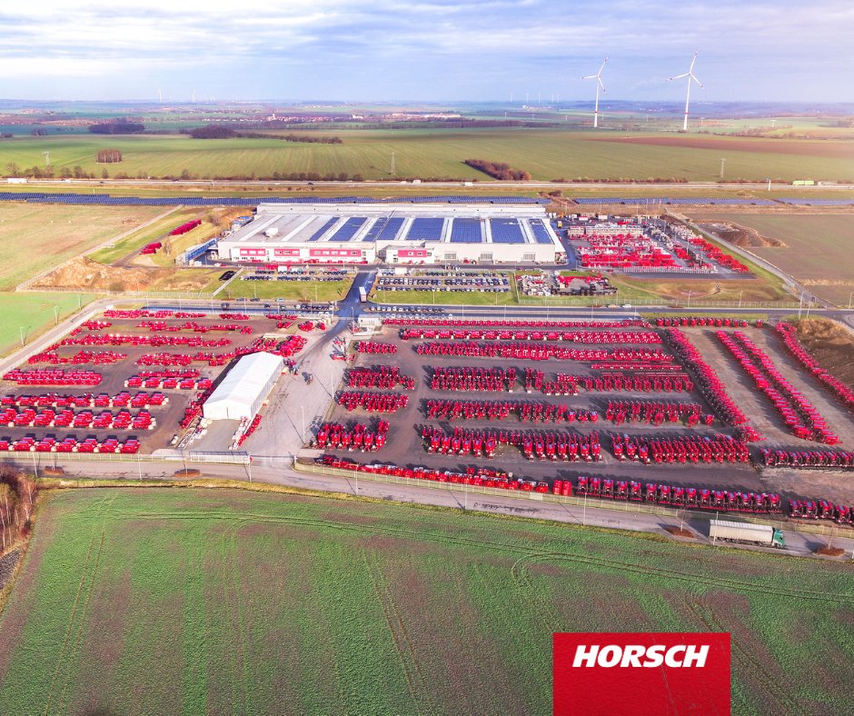 HORSCHMaschinen's tweet photo. Greetings from our production site in Ronneburg. Here we are busy building machines for you that can travel all over the world. To give you an impression of the site, we have prepared a few impressions. #HORSCH #Machineconstruction https://t.co/edoqDdmYi7