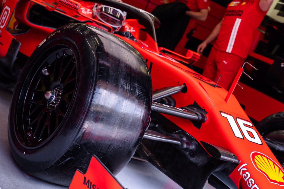 LaF1duWill1's tweet photo. 141 tours bouclées par Ferrari en test pour Pirelli avec les jantes 18 pouces. Demain ce sera au tour d’Alpine de s’y coller. #F1 #Test #Pirreli https://t.co/yqkZIqFTE1