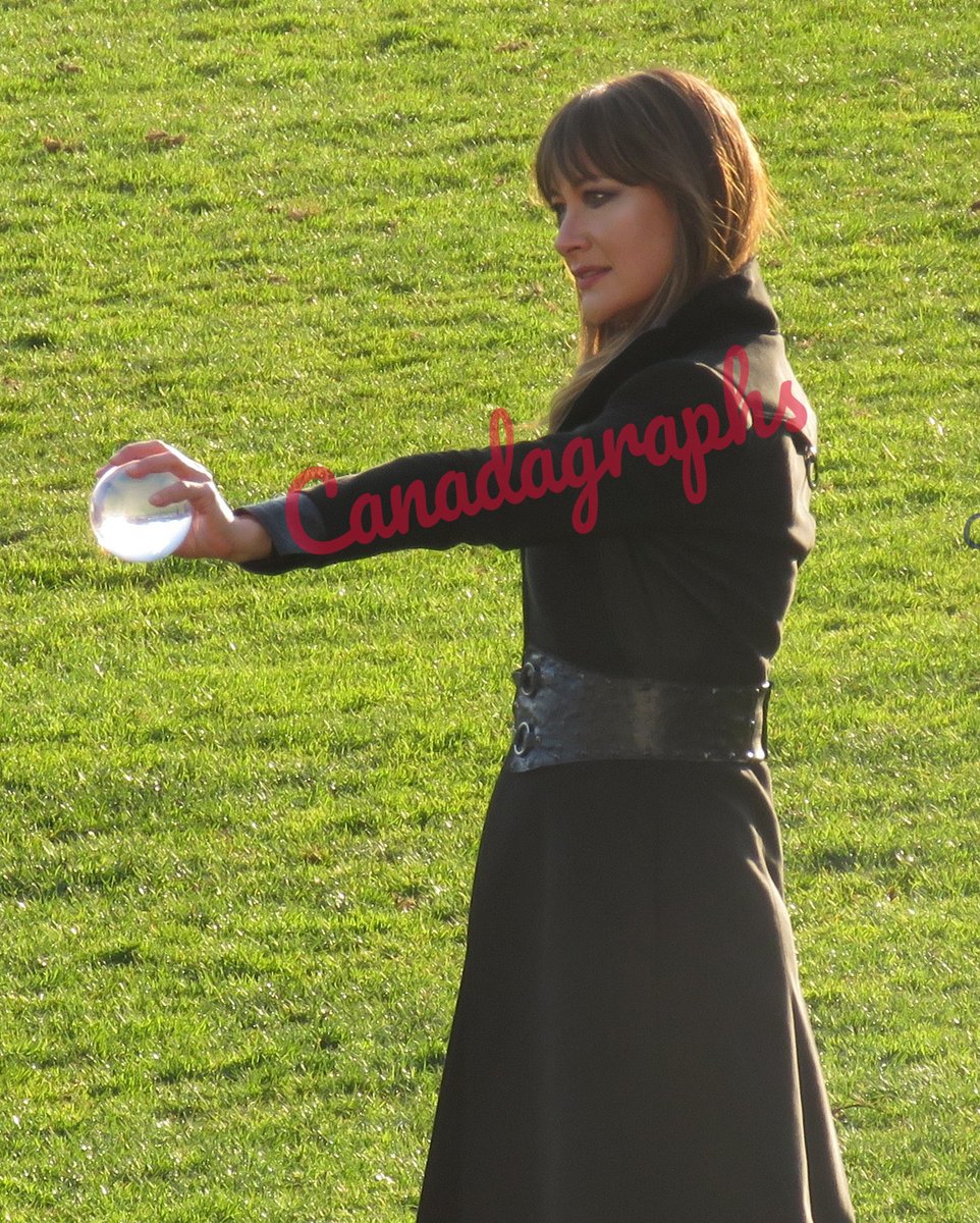 canadagraphs's tweet photo. #Supergirl photos from yesterdays shoot of episode 6x11.

Melissa Benoist, Thomas Lennon, and currently unidentified actress shooting scenes later in the afternoon. https://t.co/Yw66Cw7hKI