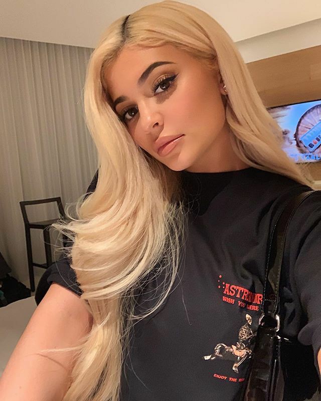 nixisboring's tweet photo. Kylie loira ou morena ????

#ProjectKendall https://t.co/eUjIeJWHOR