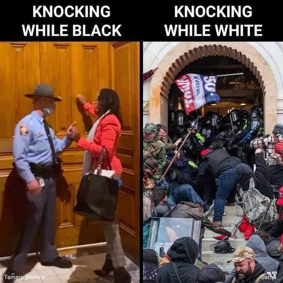 SusieQ6shooter's tweet image. #KnockingAtTheDoor  Who got hand cuffed &amp;amp; dragged out of the building?🤔