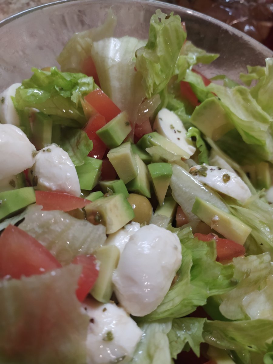 Dimitrash's tweet image. Жаль, что о  настоящей Моцареле остаётся  только мечтать