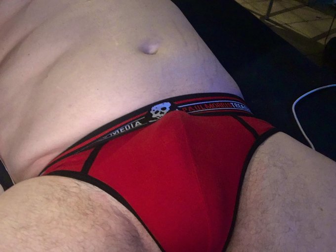 1 pic. In or out ? #jockstrap #FeelingGood #horny #mightdeletelater https://t.co/KytRc7DAEC
